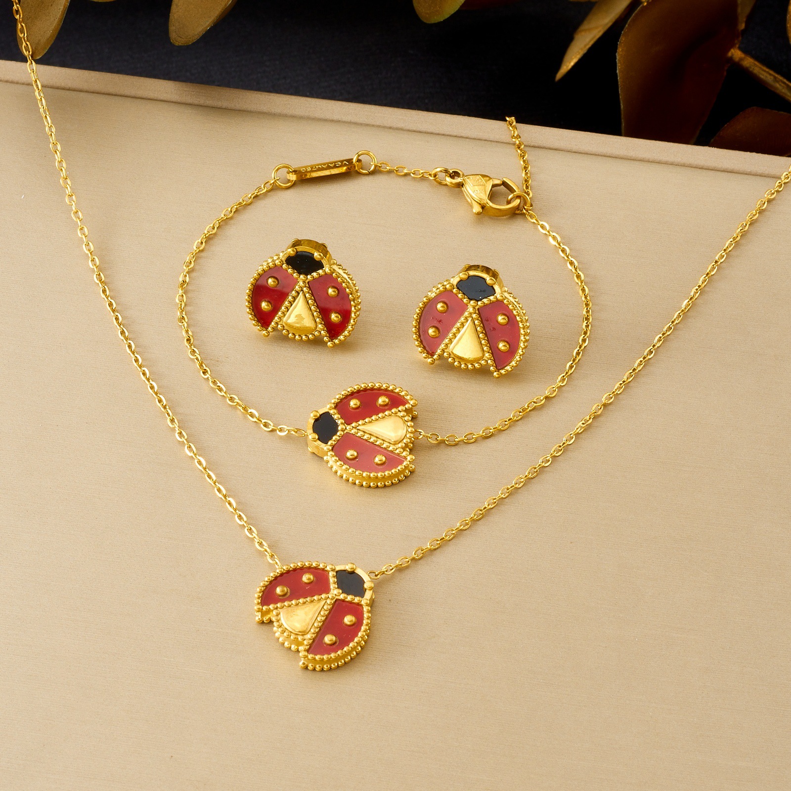 Nafis va noodatiy dizayn — Ladybug to‘plami