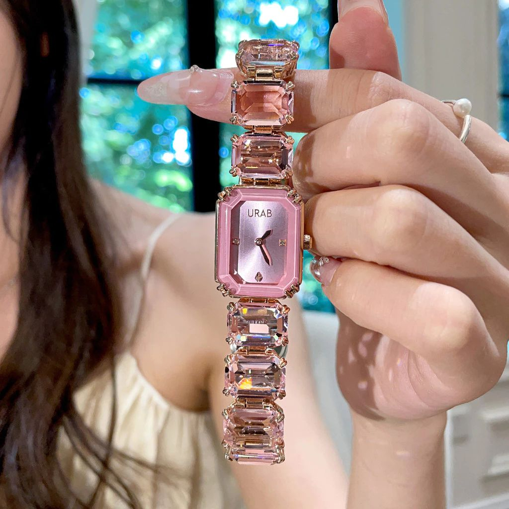 Pushti olmosli ayollar qo'l soati